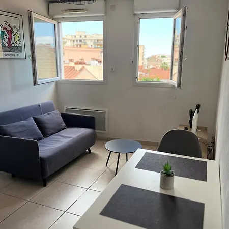 F2 Moderne, Proche Gare, Terrasse Et Parking Prive Perpignan